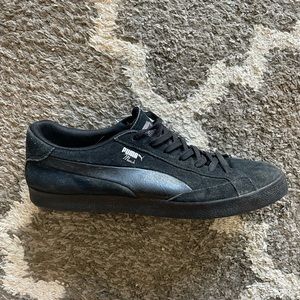 Black Suede Puma’s